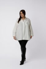 Chemise élégante ornée de bijoux - CASSANDRE – Image 2