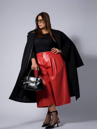Shop the Look - Manteau Paloma Noir et Bermuda Bénédicte Rouge